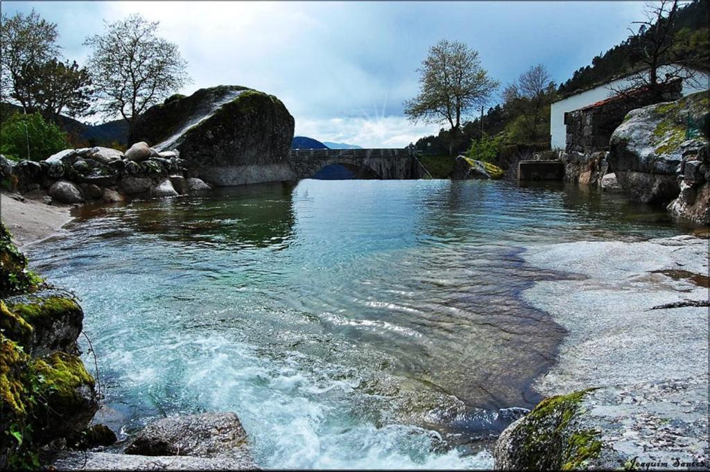 Casa Da Fonte Sagrada Hotel Loriga Bagian luar foto