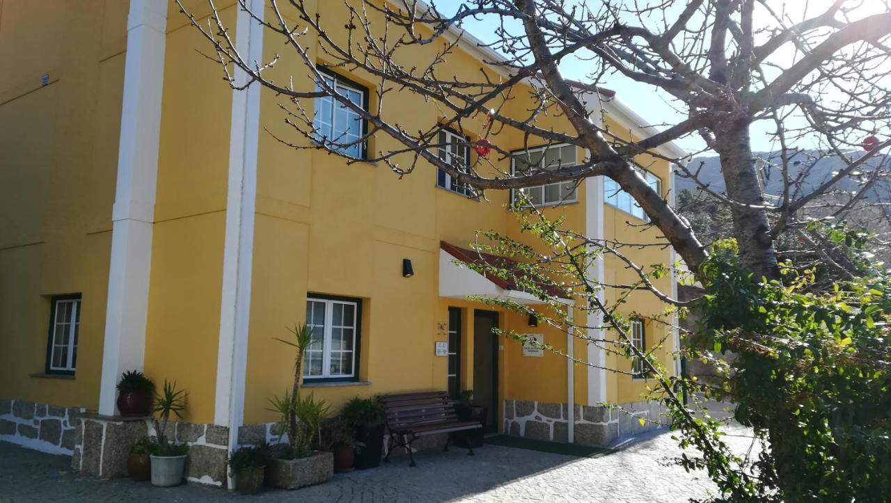 Casa Da Fonte Sagrada Hotel Loriga Bagian luar foto