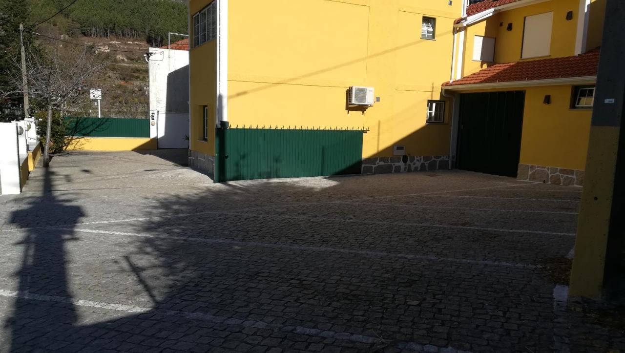 Casa Da Fonte Sagrada Hotel Loriga Bagian luar foto